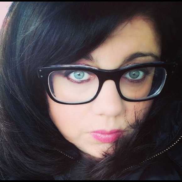 Meet your Posher, Nadine - Picture 6 of 6